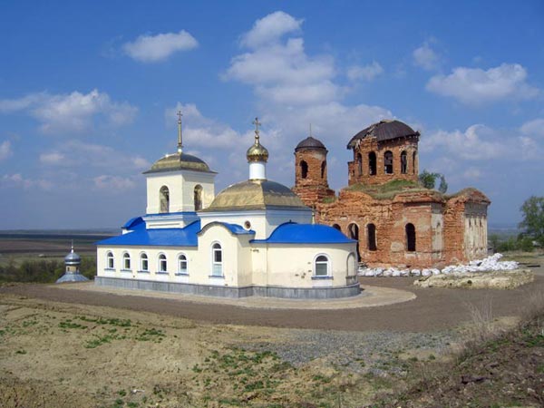 Храм Божией Матери "Живоносный источник" в с. Большая Валяевка