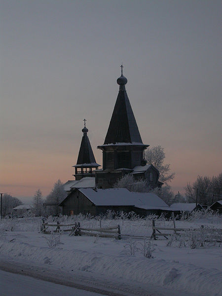 Лядины. Колокольня и Покровская церковь