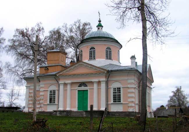 Церковь Троицы Живоначальной в с. Перетно Церковь Троицы Живоначальной в с. Перетно