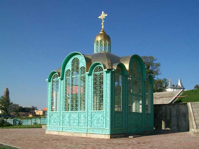 Восстановленная часовня над источником св. Питирима