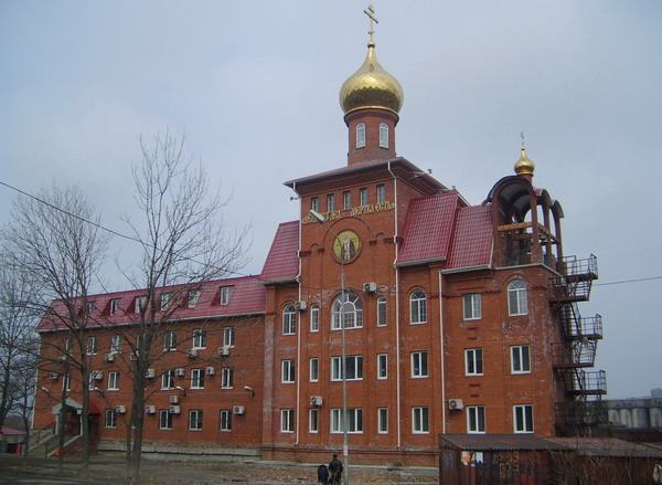 Храм святого преподобного Серафима Саровского в г. Владивосток
