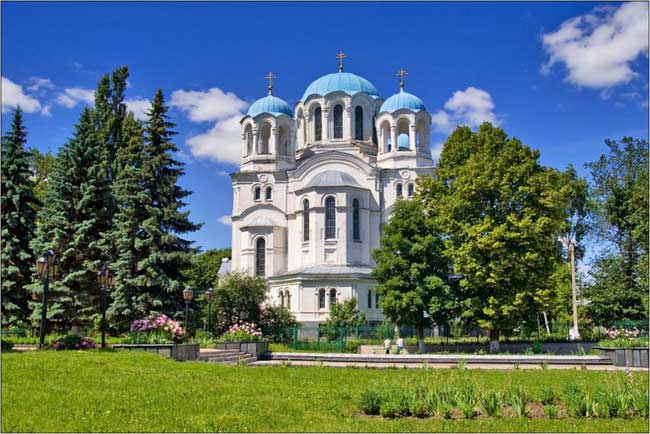Трех-Анастасиевский кафедральный собор в г. Глухов