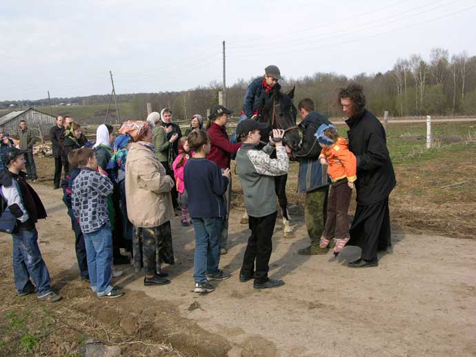 о. Александр с детьми о. Александр с детьми