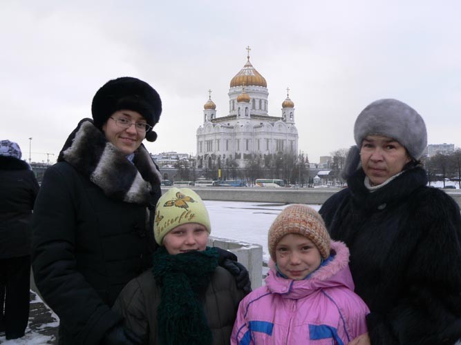 На фоне Храма Христа Спасителя На фоне Храма Христа Спасителя