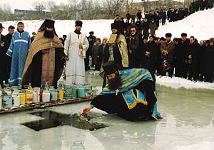 Освящение воды  в реке Оке на Крещение 