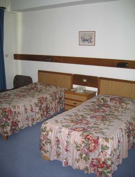 Иерусалим. Отель «Святая земля». Номер отеля.  Иерусалим. Отель «Святая земля». Номер отеля.