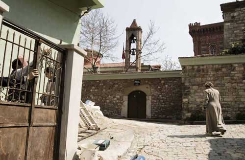 Храм Монгольской Богородицы знаменит тем, что никогда не закрывался и не переходил во власть турок