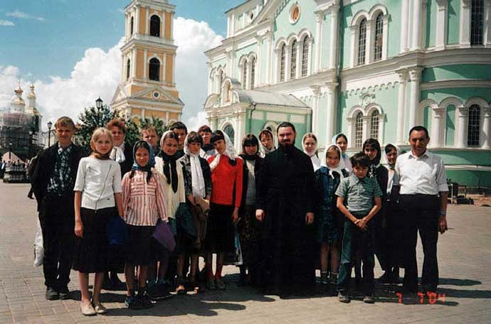 Свято-Никольский собор города Волжска организовал паломничество к батюшке Серафиму Свято-Никольский собор города Волжска организовал паломничество к батюшке Серафиму