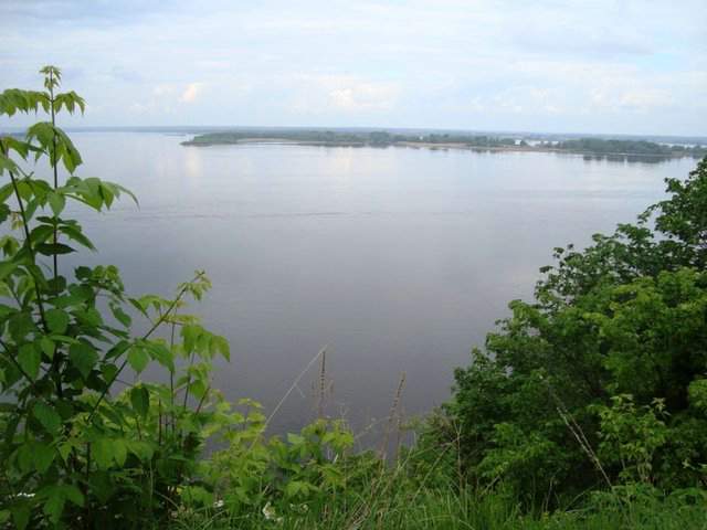 Такие виды открываются от монастыря