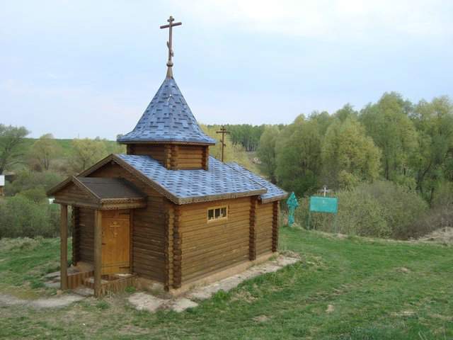Часовня над Явленным источником в Кременках