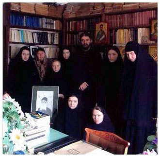 В кабинете архим. Иустина Поповича