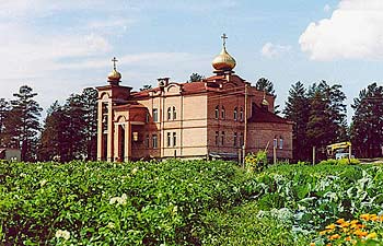 Всехсвятский женский монастырь в пос. Атамановка. 2003 г. Всехсвятский женский монастырь в пос. Атамановка. 2003 г.