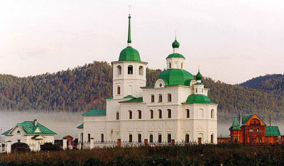 Сретенский женский монастырь в с. Батурино. 2002 г. Сретенский женский монастырь в с. Батурино. 2002 г.