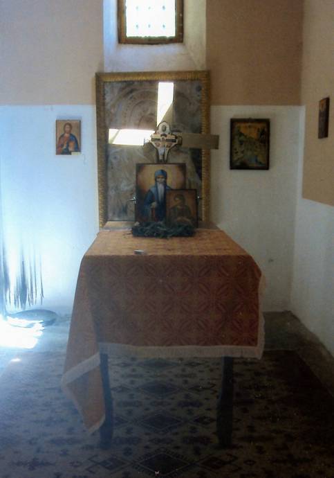 г.Эльбасан. Стол, на котором стоял ковчег с мощами святого Иоанна-Владимира