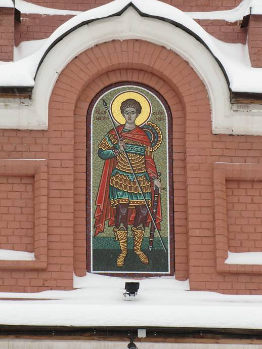 Икона великомученика Димитрия Солунского на колокольне храма