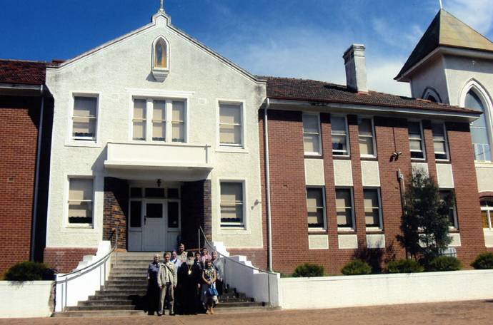 На входе в греческий женский монастырь, г.Джилонг