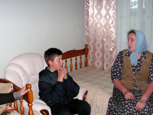 Внутри комната показалась нам довольно уютной, хотя удобств нет, удобства общие в коридоре на этаже.