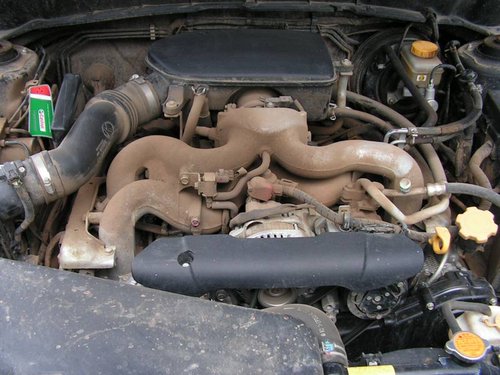 Ради интереса на одной из остановок заглянул под капот, чтобы увидеть это чудо техники