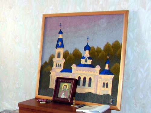 Изображение храма, вывязанное вручную шерстяными нитками Изображение храма, вывязанное вручную шерстяными нитками